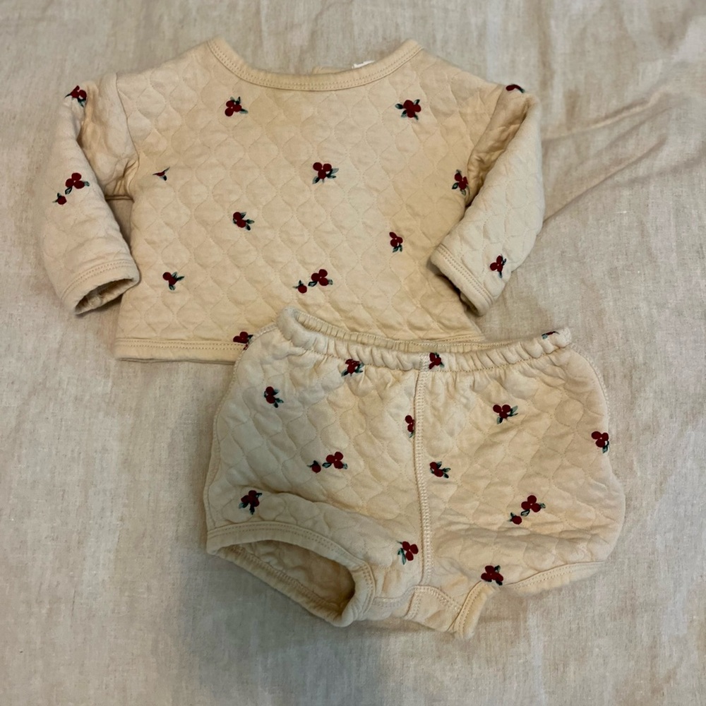 HM adorable quilted embroidered set.